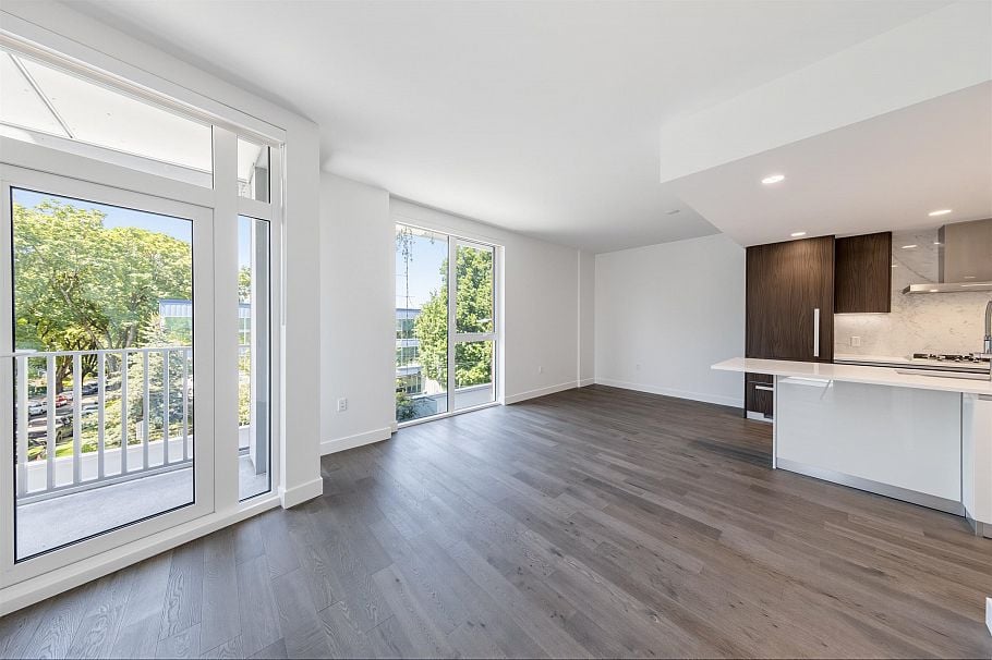 305 2888 Arbutus Street Vancouver, BC - 2