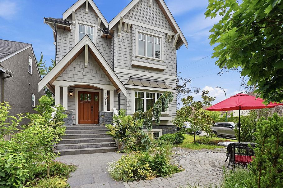 4098 W 16th Avenue Vancouver, BC - 1