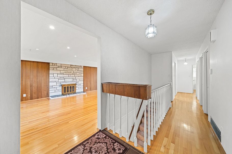 532 W 64th Avenue Vancouver, BC - 9