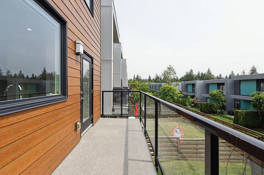 38 3597 Malsum Drive North Vancouver, BC - 27