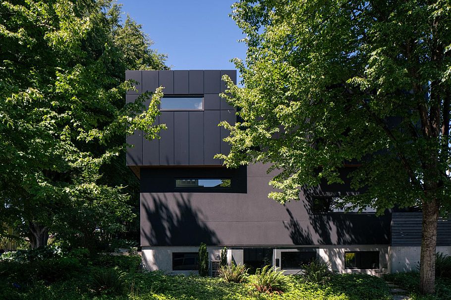 91 E 40th Avenue Vancouver, BC - 1