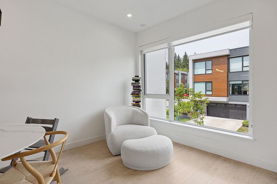 38 3597 Malsum Drive North Vancouver, BC - 11
