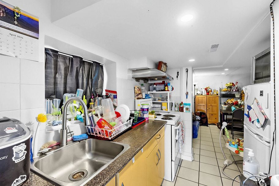 5033 Killarney Street Vancouver, BC - 6