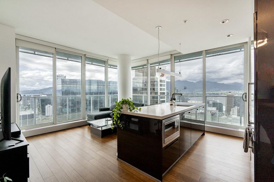 4805 777 Richards Street Vancouver, BC - 1