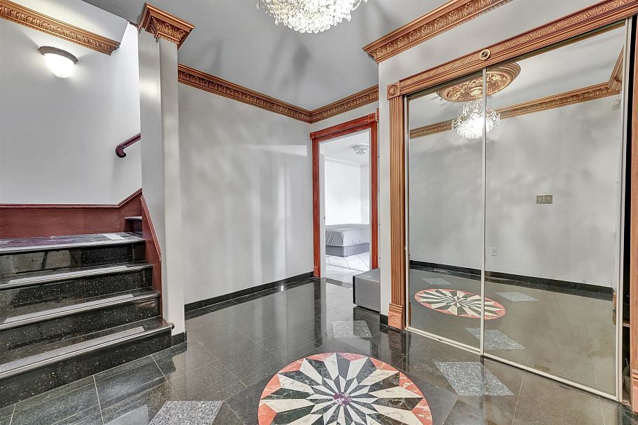 3153 Parker Street Vancouver, BC - 2