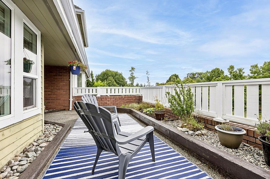 7 240 E Keith Road North Vancouver, BC - 38