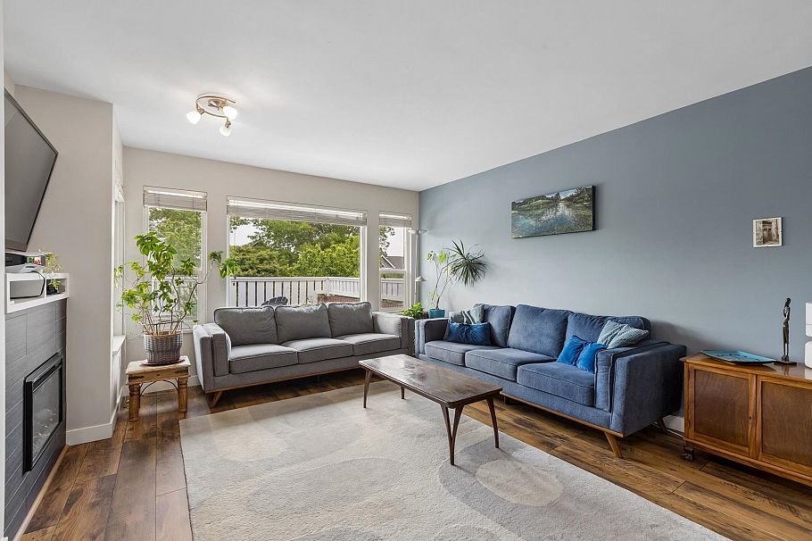 7 240 E Keith Road North Vancouver, BC - 4