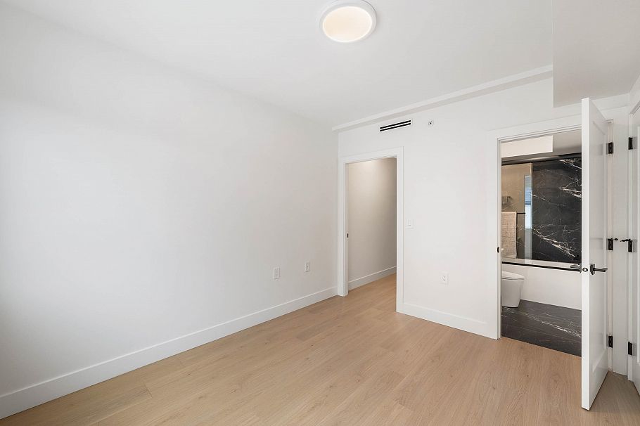 3 3065 Charles Street Vancouver, BC - 32