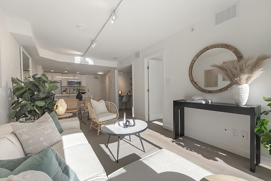374 2080 W Broadway Vancouver, BC - 15