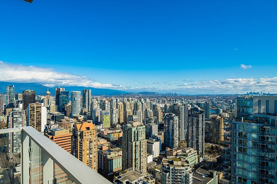 4306 1289 Hornby Street Vancouver, BC - 2
