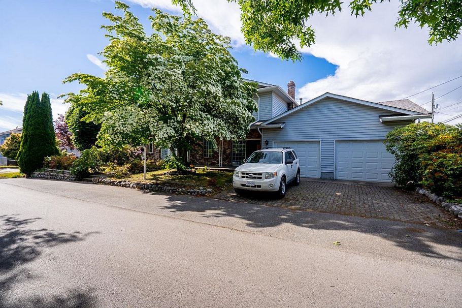 1525 E 51st Avenue Vancouver, BC - 3