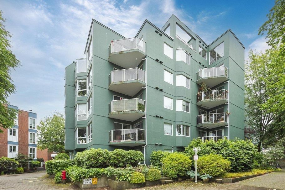 508 1508 Mariner Walk Vancouver, BC - 1