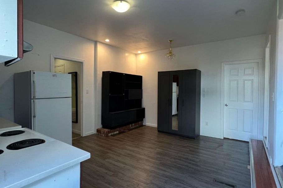 1525 E 51st Avenue Vancouver, BC - 10