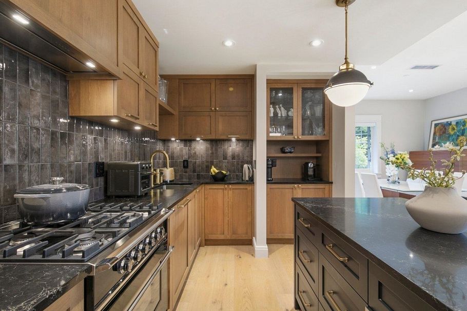 2 1456 W 45th Avenue Vancouver, BC - 9