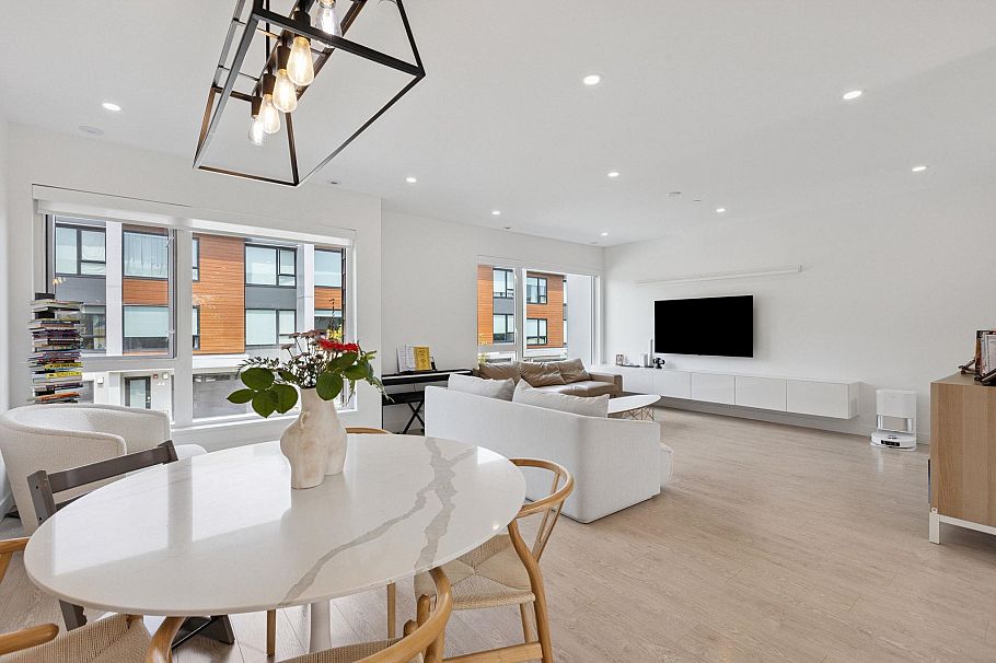 38 3597 Malsum Drive North Vancouver, BC - 9