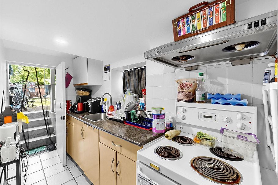5033 Killarney Street Vancouver, BC - 7