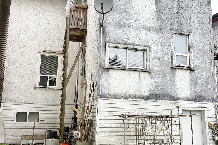 3034 Glen Drive Vancouver, BC - 3