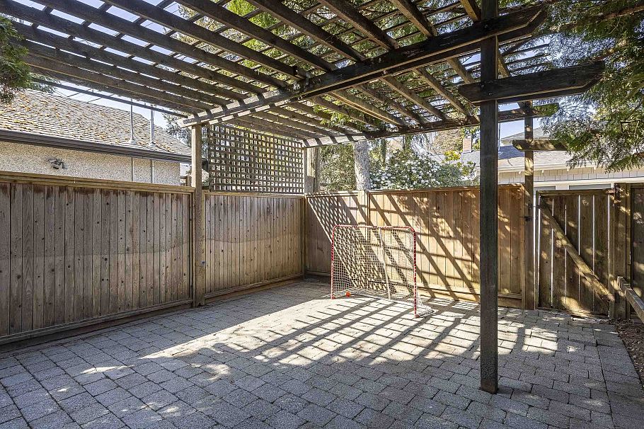 4549 W 12th Avenue Vancouver, BC - 29