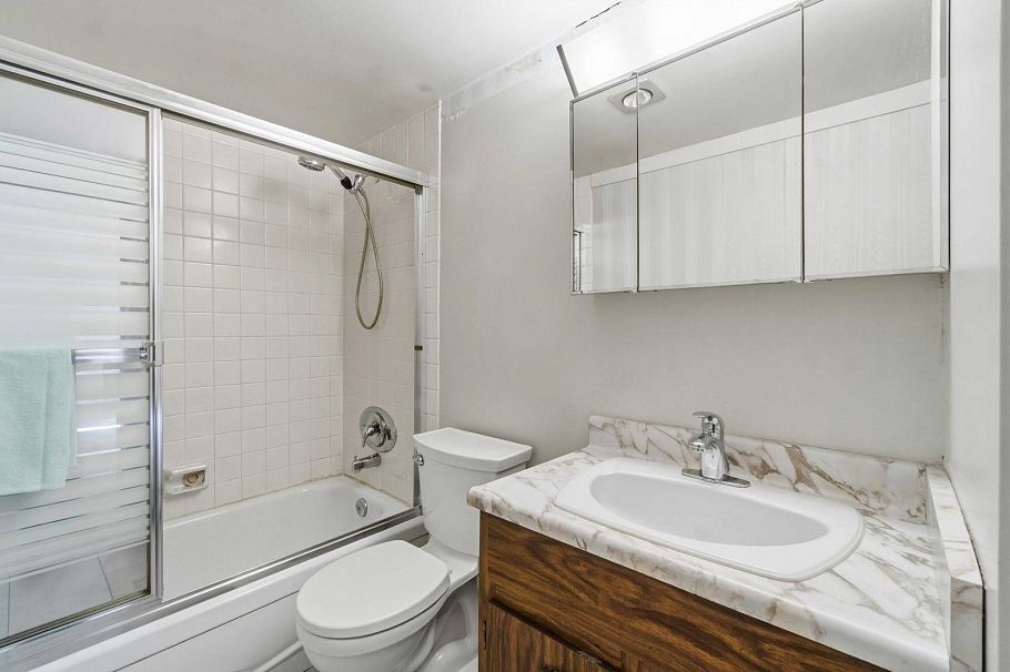 301 120 E 4th Street North Vancouver, BC - 21