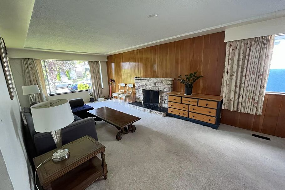 2887 W 24th Avenue Vancouver, BC - 3