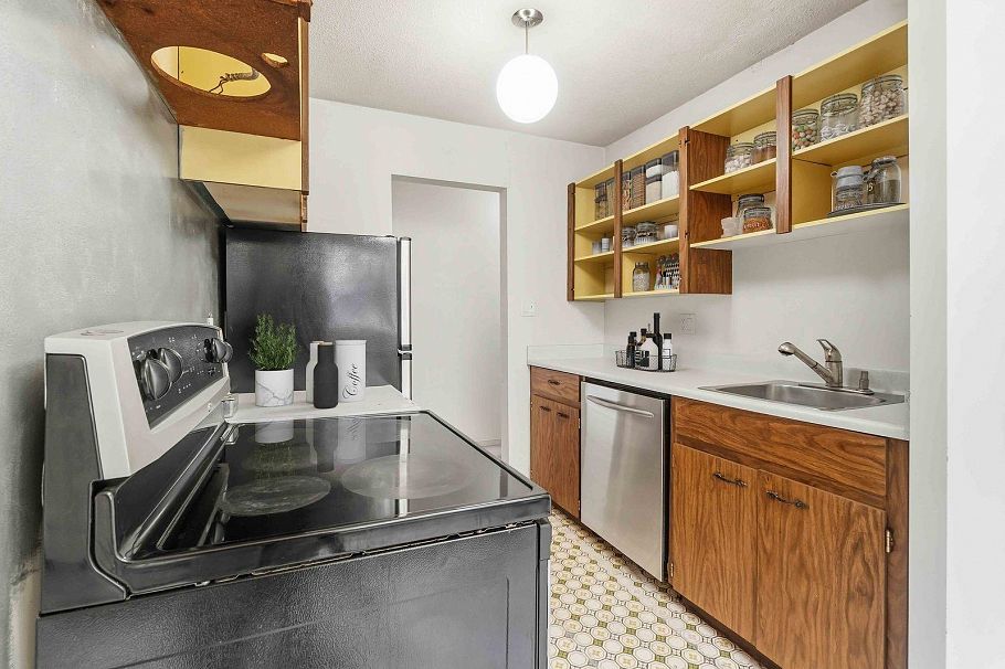 301 120 E 4th Street North Vancouver, BC - 13