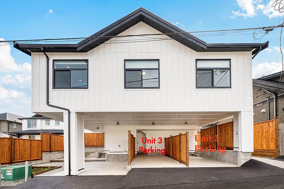 2 3065 Charles Street Vancouver, BC - 35