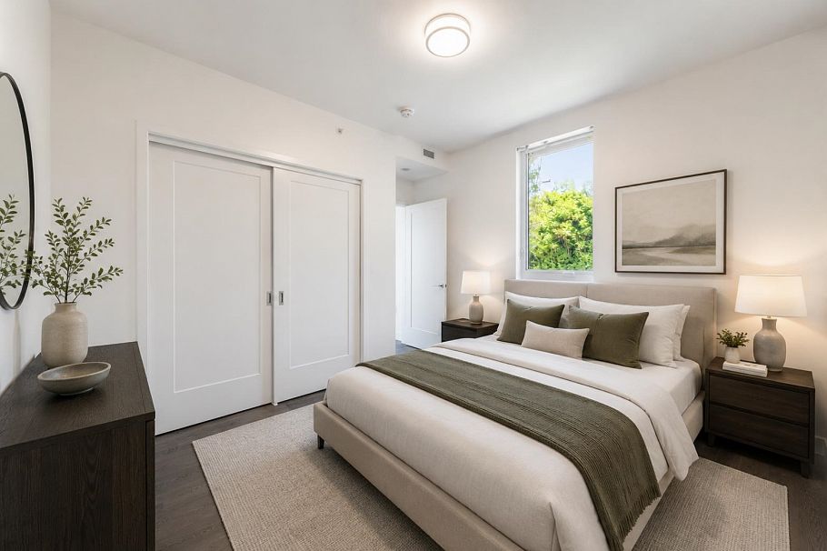 202 2888 Arbutus Street Vancouver, BC - 2