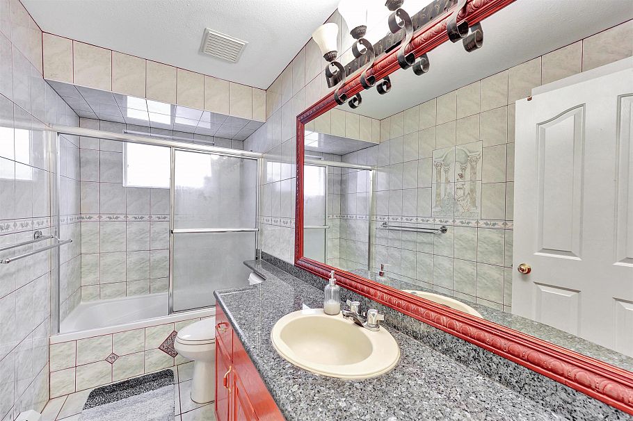 3153 Parker Street Vancouver, BC - 9