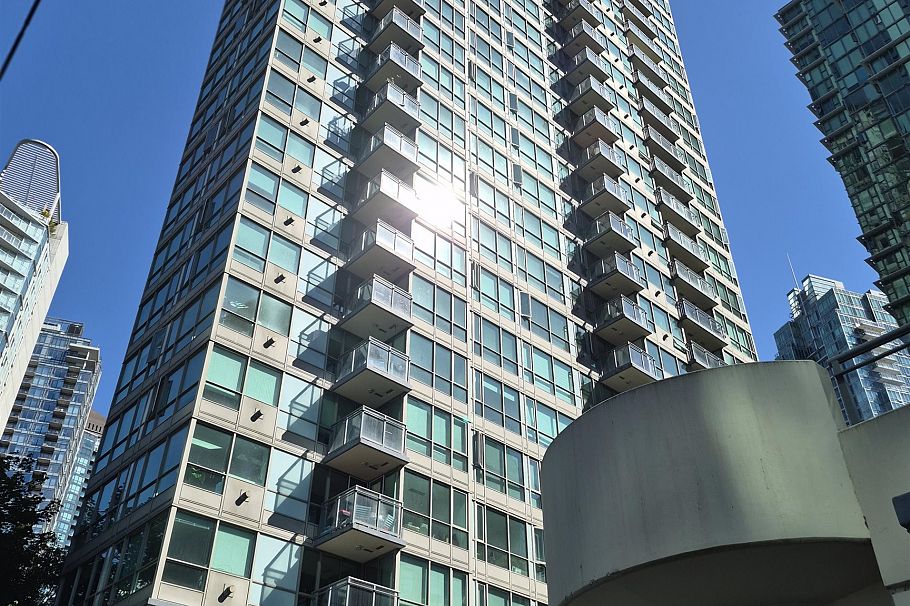 3307 1328 W Pender Street Vancouver, BC - 17