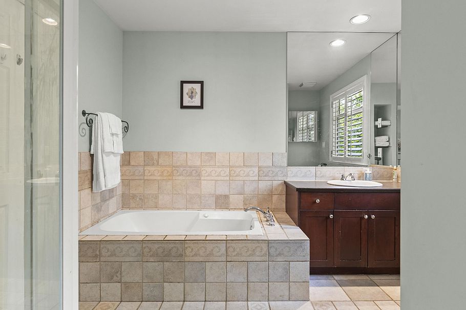 4549 W 12th Avenue Vancouver, BC - 21