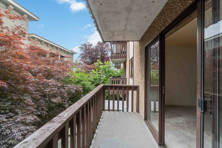 301 120 E 4th Street North Vancouver, BC - 22