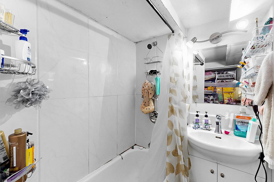 5033 Killarney Street Vancouver, BC - 12