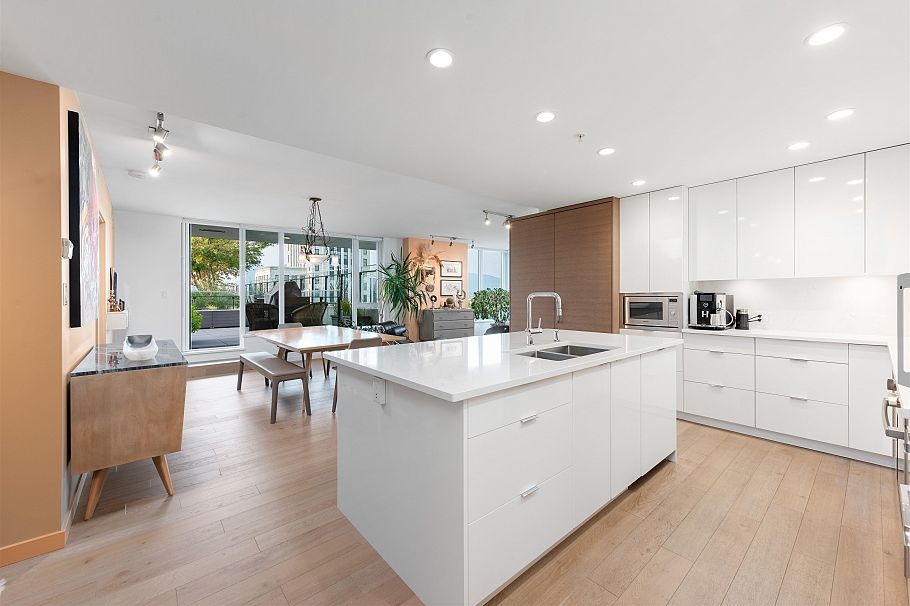 710 2888 Cambie Street Vancouver, BC - 5