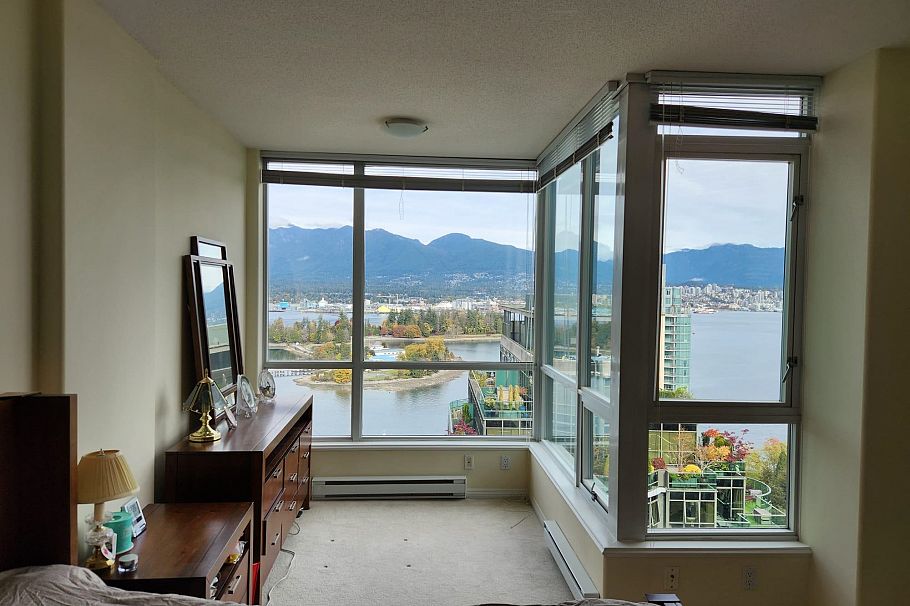 3307 1328 W Pender Street Vancouver, BC - 4