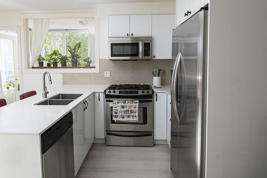204 2483 Spruce Street Vancouver, BC - 5