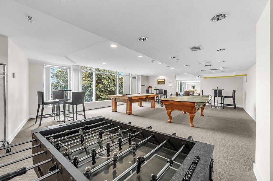 901 172 Victory Ship Way North Vancouver, BC - 33