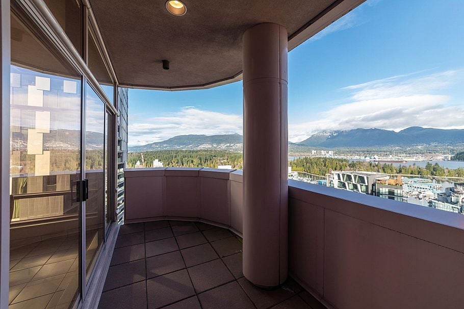 PH 1 1500 Alberni Street Vancouver, BC - 7