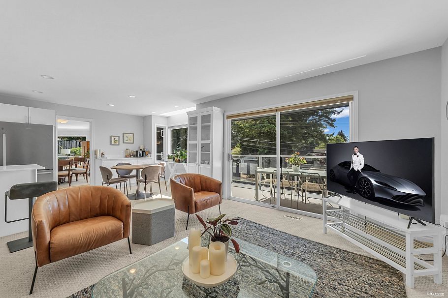 111 Sandringham Crescent North Vancouver, BC - 18