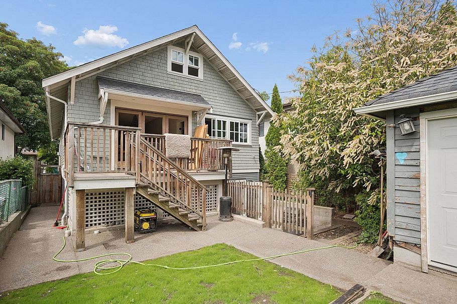 2252 Venables Street Vancouver, BC - 32