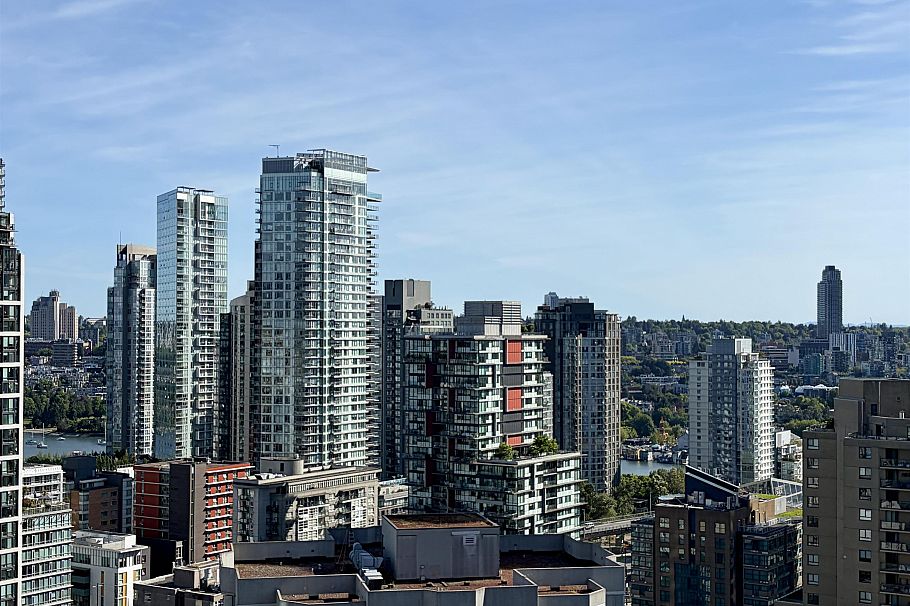 2607 1189 Howe Street Vancouver, BC - 1