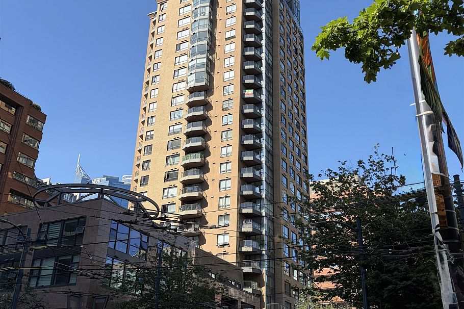 2607 1189 Howe Street Vancouver, BC - 3