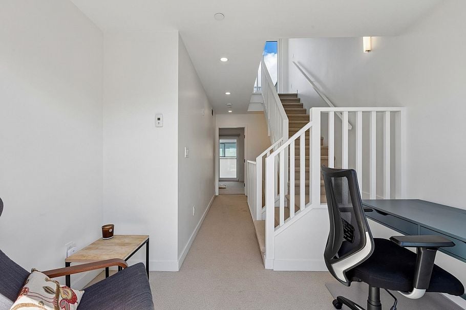 129 649 E 3rd Street North Vancouver, BC - 30