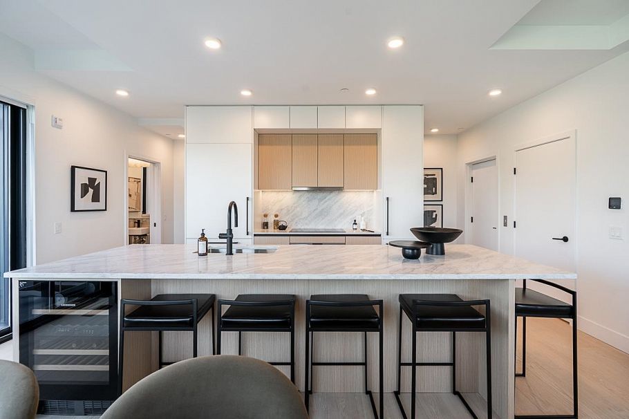 202 539 W 28th Avenue Vancouver, BC - 5
