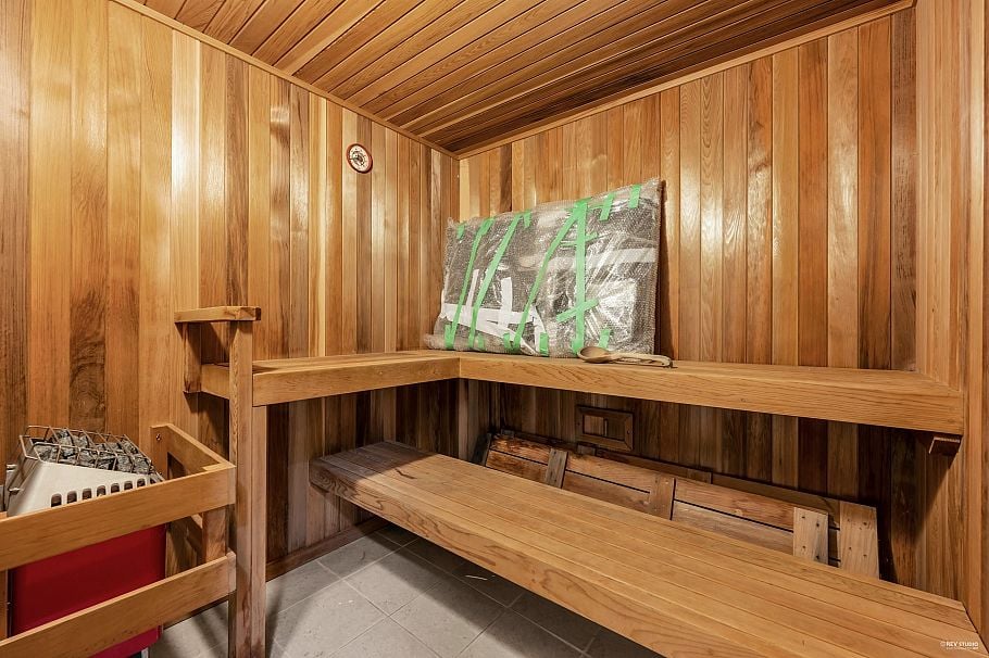 3091 W 38th Avenue Vancouver, BC - 32