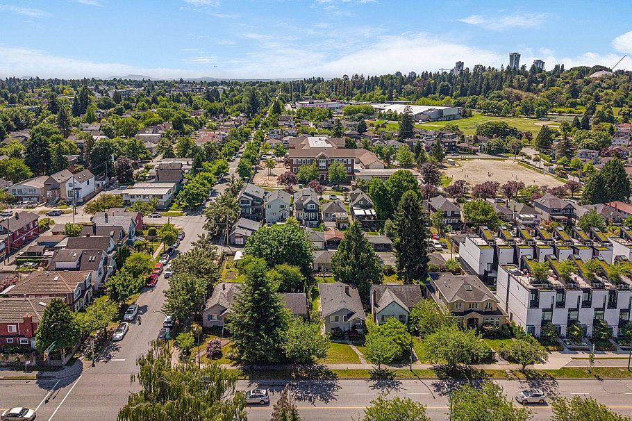 20 W King Edward Avenue Vancouver, BC - 9