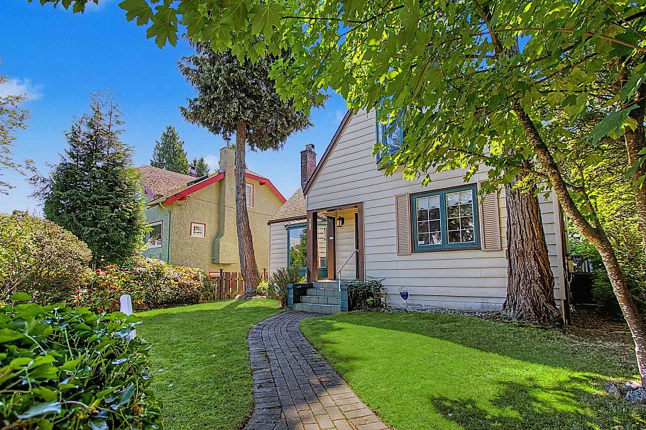 2812 W 33rd Avenue Vancouver, BC - 5