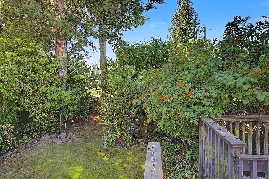 2812 W 33rd Avenue Vancouver, BC - 9
