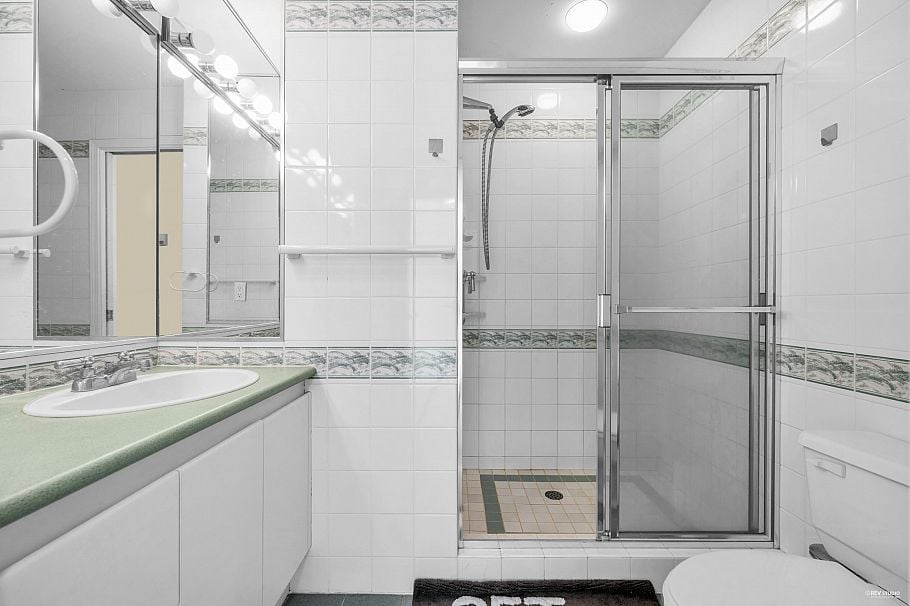 3091 W 38th Avenue Vancouver, BC - 23