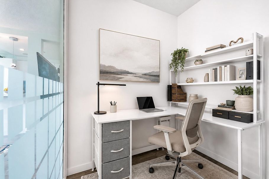 3304 1200 W Georgia Street Vancouver, BC - 2