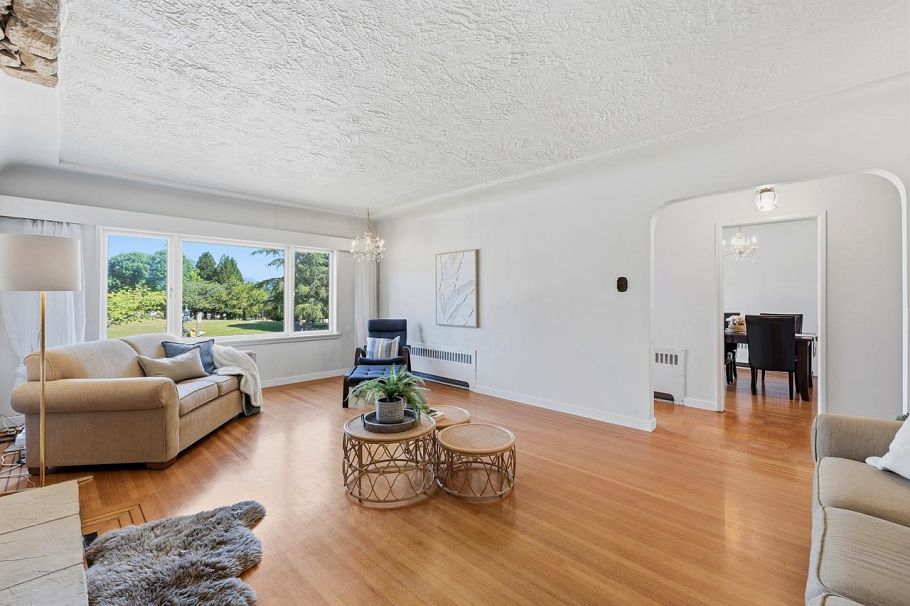 2880 Oxford Street Vancouver, BC - 5